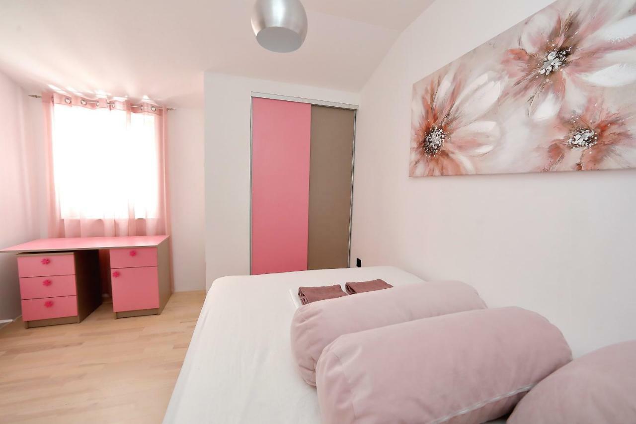 Apartments Neli 비빈제 외부 사진