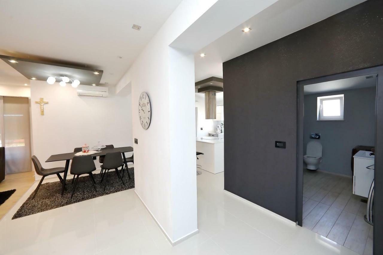 Apartments Neli 비빈제 외부 사진